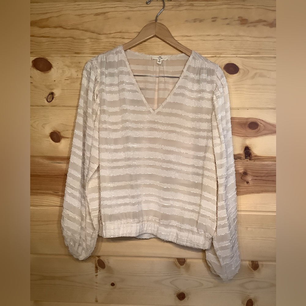 Entro Cream V Neck Ribbed Long Sleeve Blouse Size M